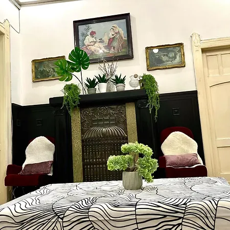 Hero Square Cozy Apartment *